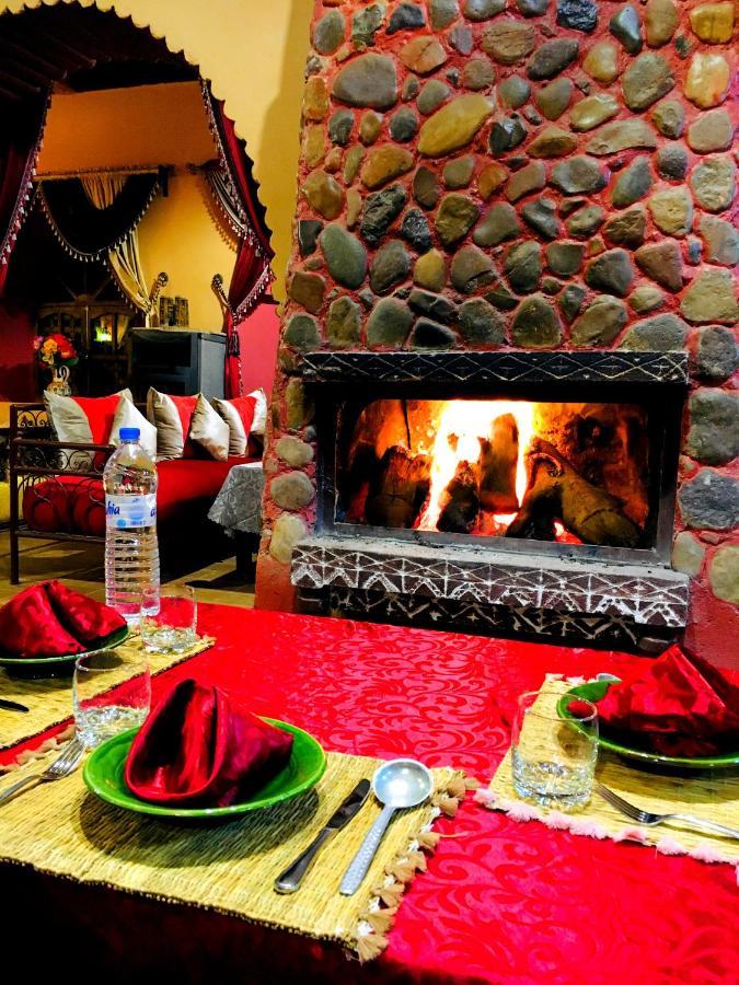 Kasbah Tiriguioute Hotel Скура Екстериор снимка