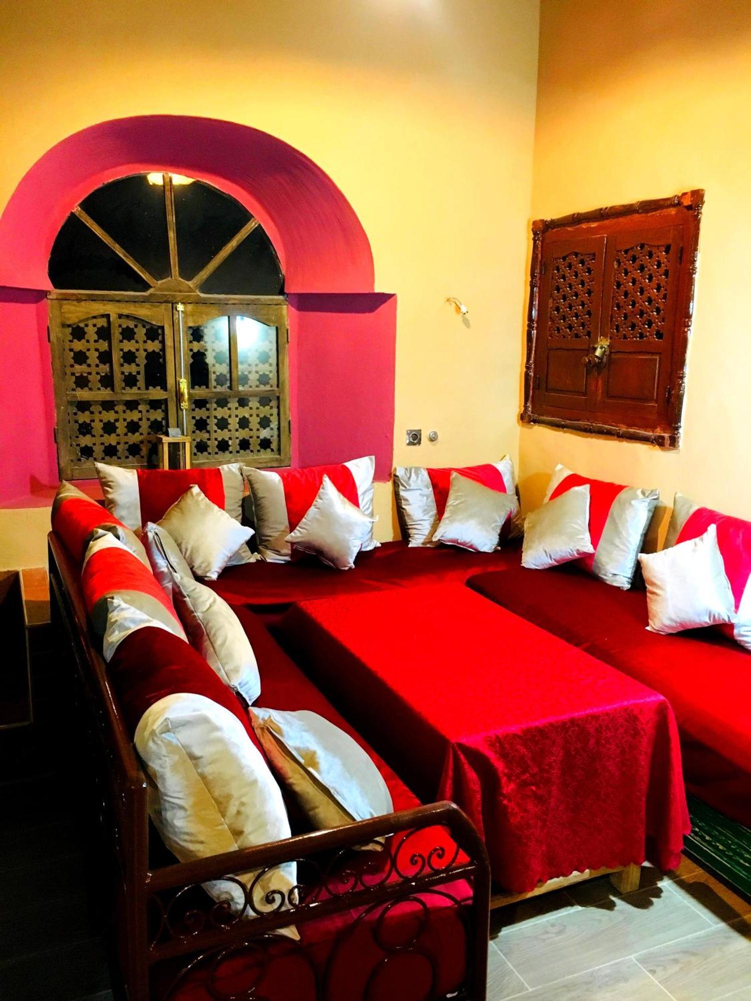 Kasbah Tiriguioute Hotel Скура Екстериор снимка