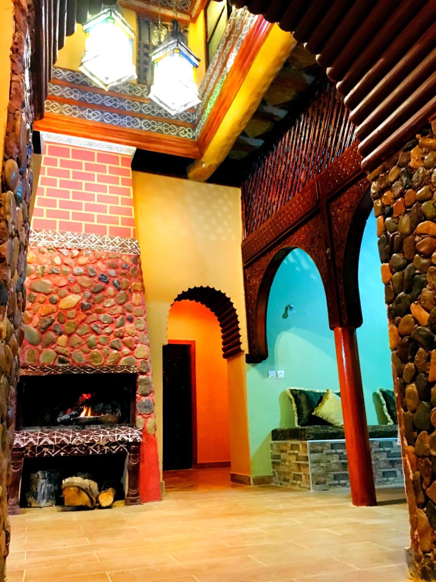Kasbah Tiriguioute Hotel Скура Екстериор снимка